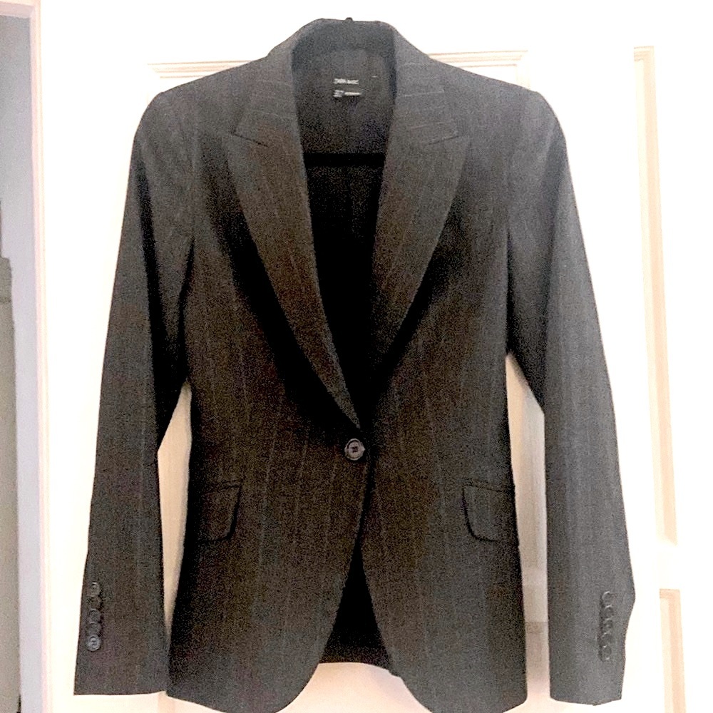 🌹Zara Basic EUC Classy Grey/White Pinstriped Stretchy Sz 2  Front Button Jacket!